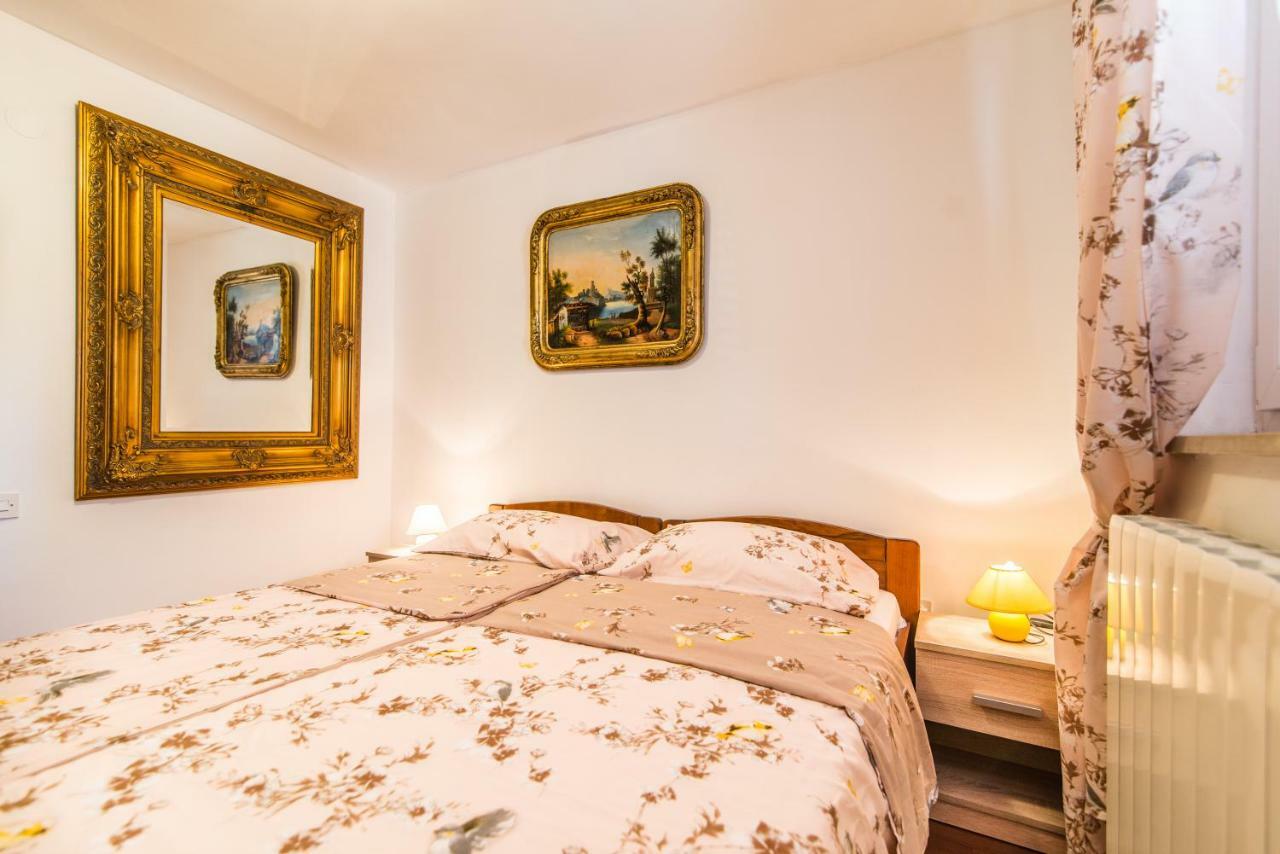 Apartmani Marina Porec Exterior photo